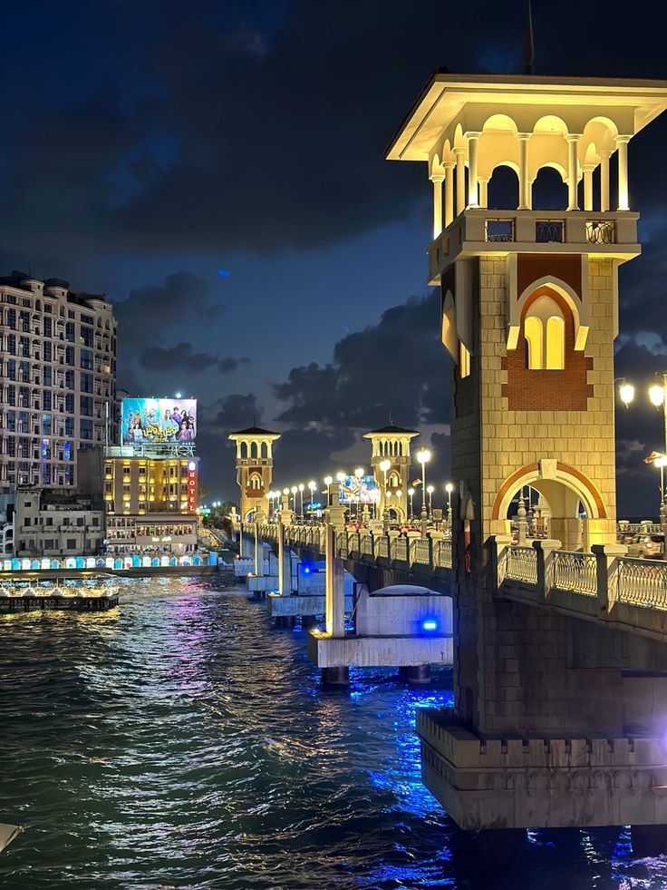 Stanley Bridge Corniche Walk