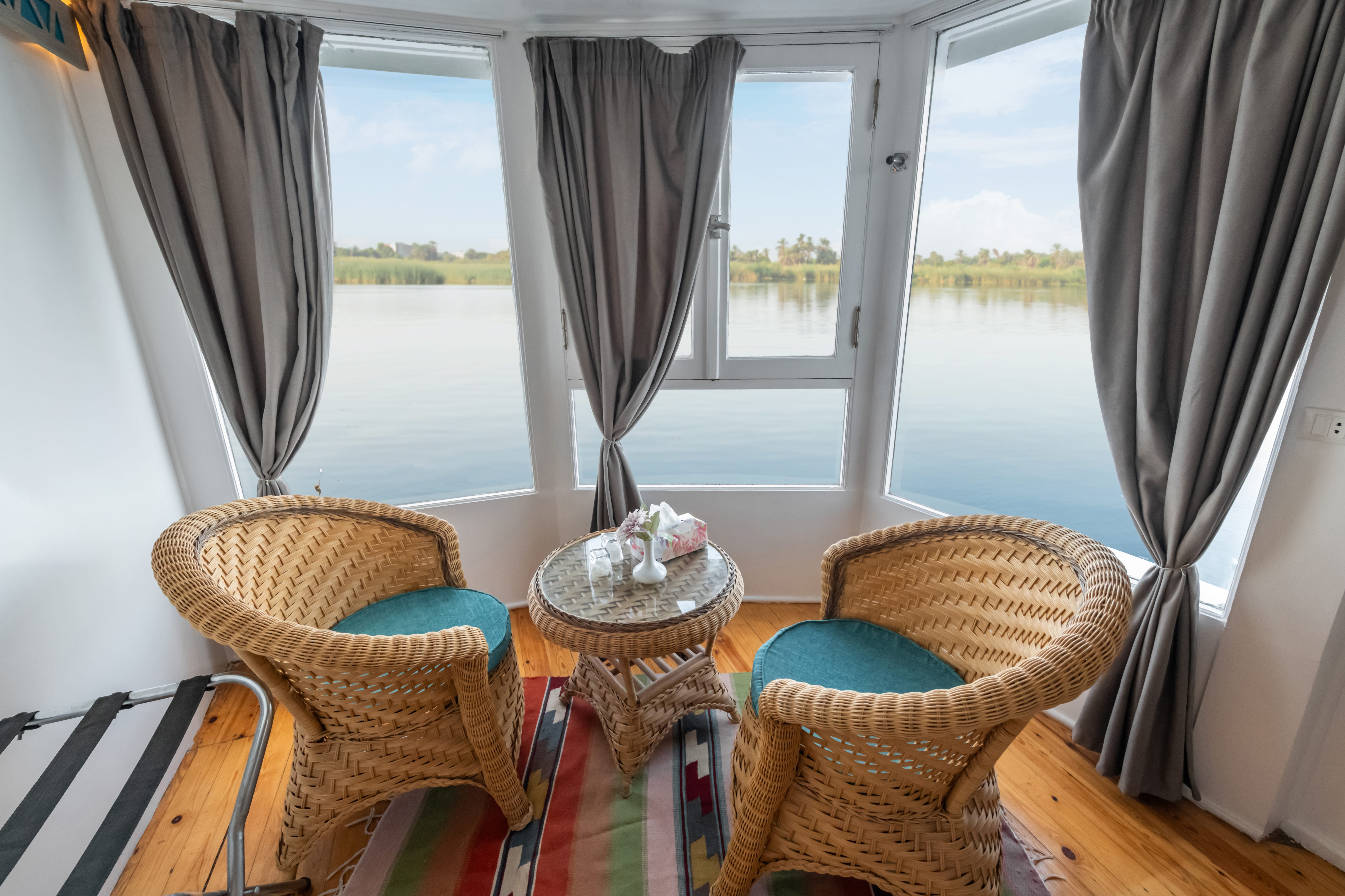 Discover hidden islands