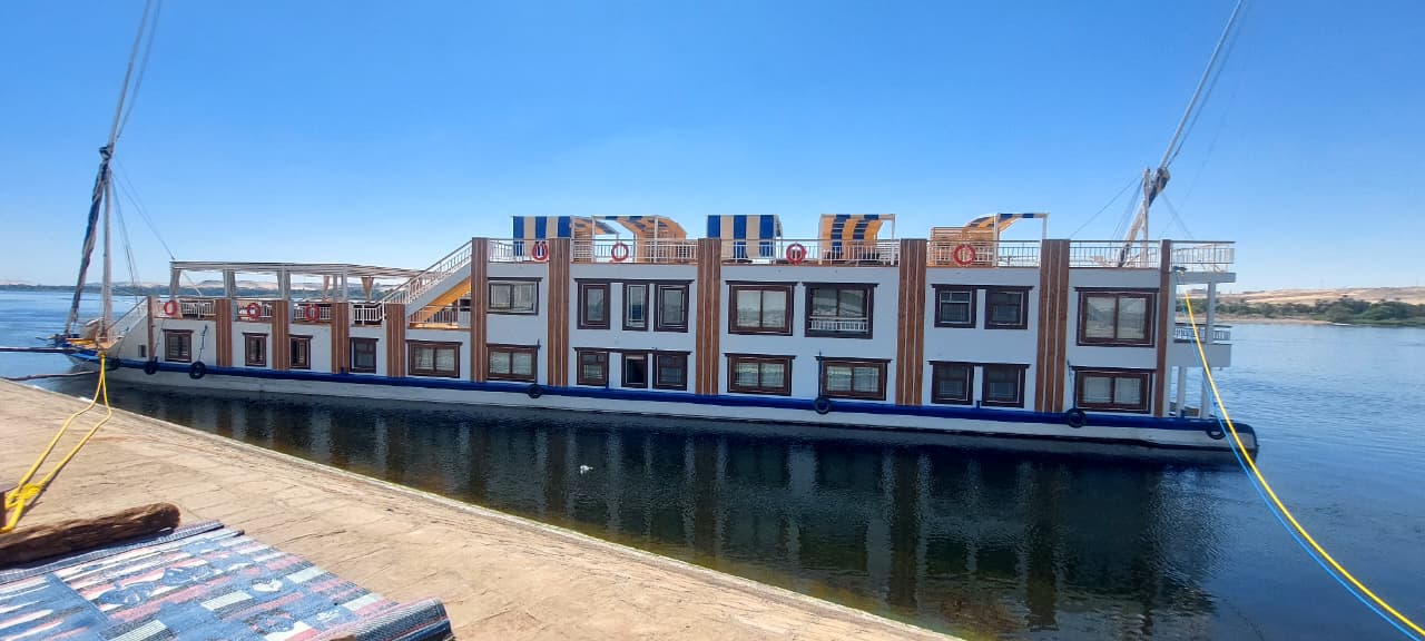 Day 4: Monday, 16 November – Esna & Dahabiya Embarkation